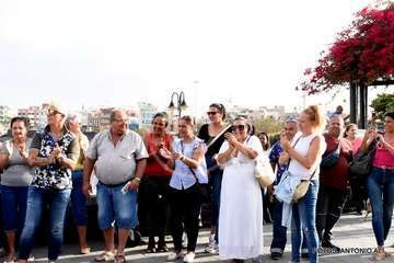 Protesta de vecinos y feriantes (Foto y Antonio Alí)